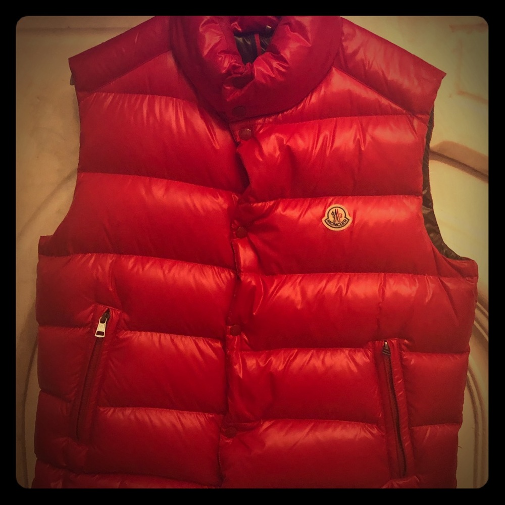 Men’s Moncler vest. Like new. Only worn once
